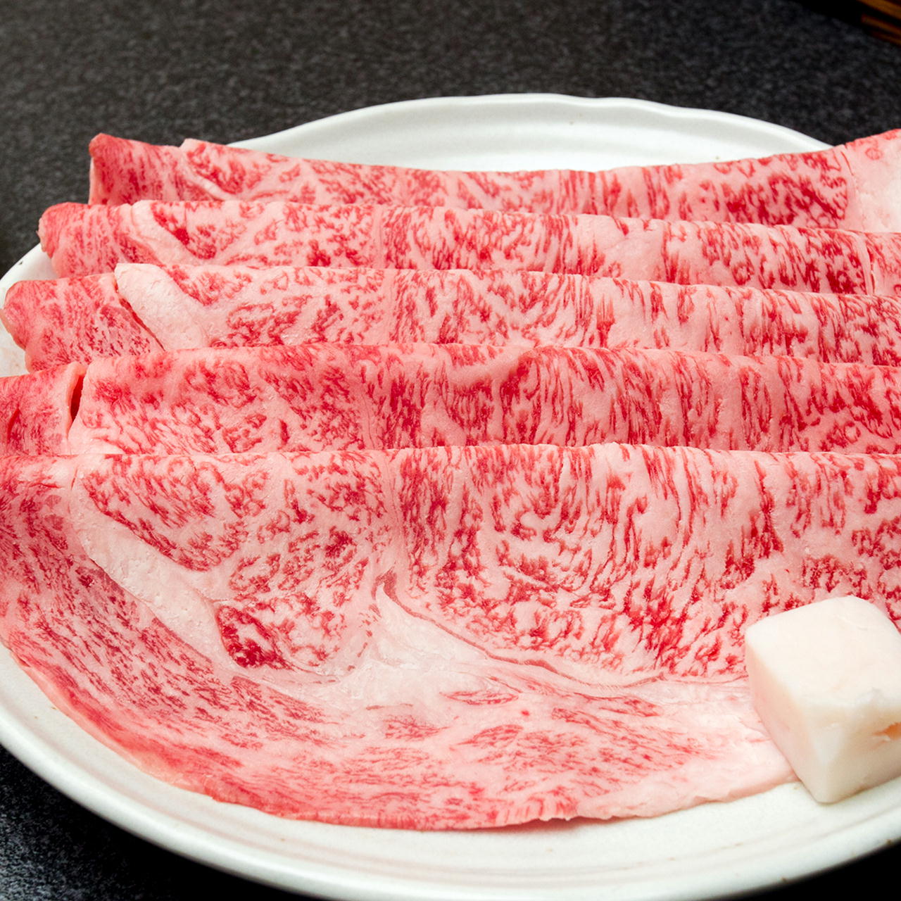 【送料無料】 極上 飛騨牛 ロース スライス 500g すき焼き 鍋 ロース a5 すき焼き 霜降り リブロース サーロイン すき焼き肉 父の日｜飛騨牛 高木精肉店