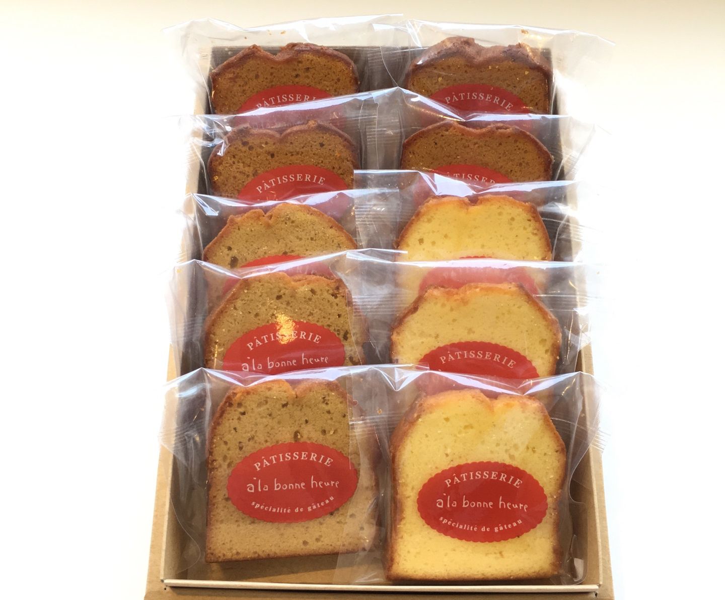 市場 赤坂人気洋菓子店 10個入 カットパウンドケーキ 3種 ブラウンシュガー 個包装 アラボンヌー キャラメル バニラ