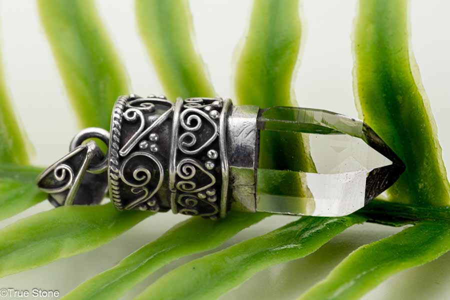 楽天市場】ネパール ガネーシュヒマール産 ヒマラヤ水晶 ペンダント