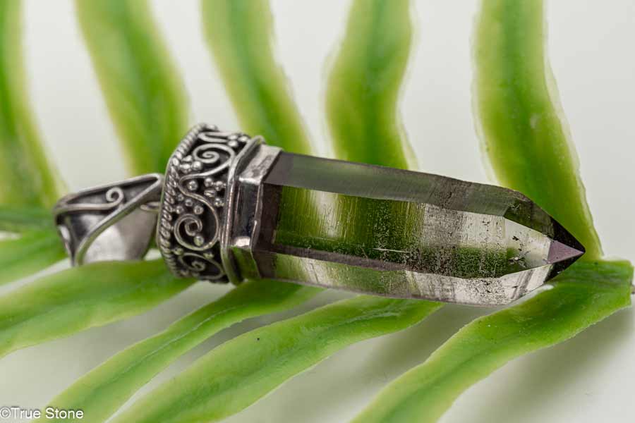 楽天市場】ネパール ガネーシュヒマール産 ヒマラヤ水晶 ペンダント