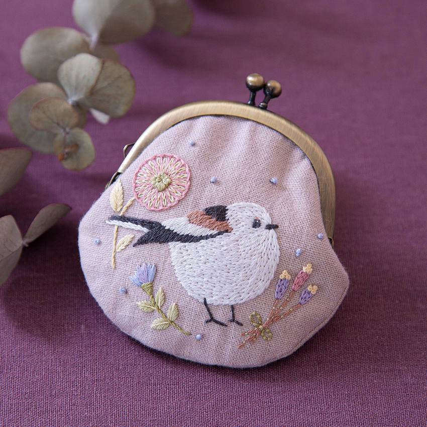 楽天市場】動物刺繍キット がま口 やわらぎの花々とまんまるシマエナガ