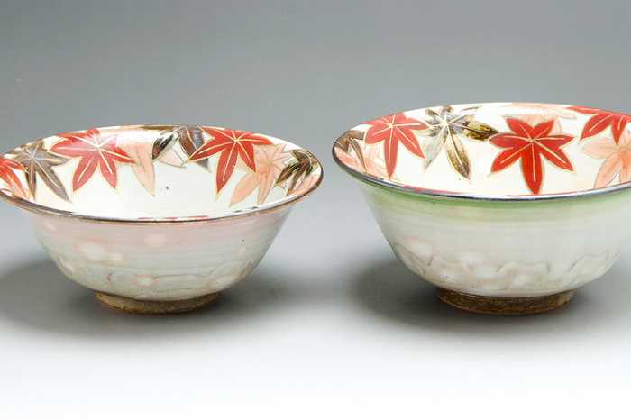 お茶碗 2個セット 花と葉の装飾　　清水焼 お茶碗 2個セット 花と葉の装飾 清水焼