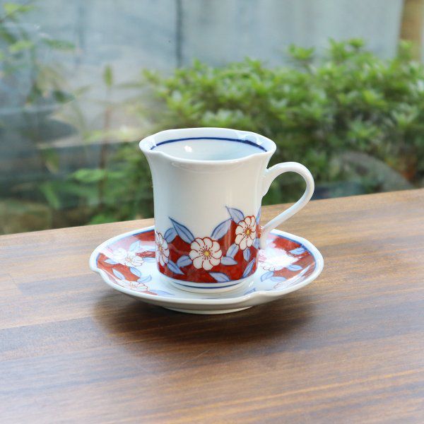 【送料無料】有田焼　なぶりコーヒー碗皿　錦銀梅花（赤）