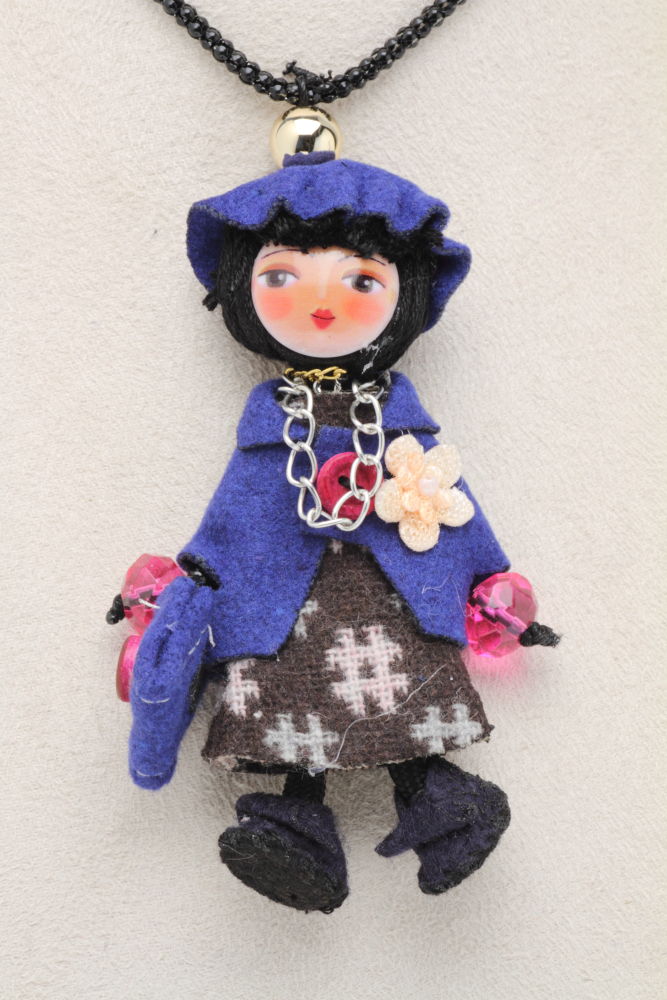 LE BRICIOLE(レ・ブリチオレ) My Favorite dolls パッチワーク コレクションドール AP415 ブルー ネックレスタイプ｜花とベネチアン