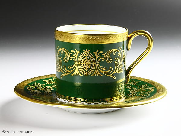 【エインズレイ】インペリアル 緑であること  優勝杯＆平円盤(デミタス） キッチン用品・食器・調理器具-マグカップ・ティーカップ-カップ＆ソーサー