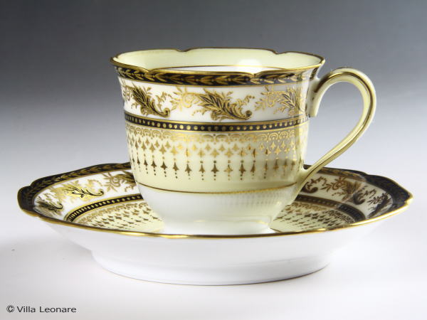 【オールドノリタケ】皮膚軟化剤＆黒いこと 金彩  優勝杯＆平円盤（デミタス） コーヒー・お茶用品-カップ＆ソーサー-キッチン用品・食器・調理器具