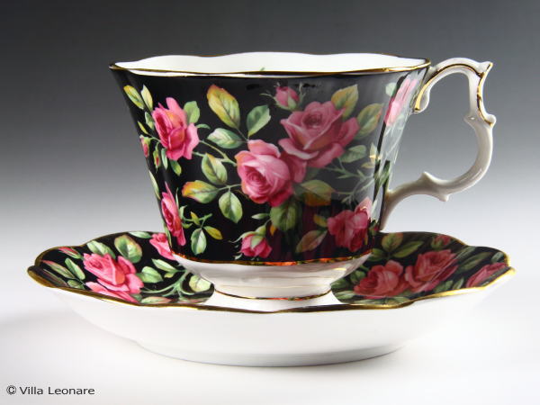 【美品・未使用品】英国王室　ロイヤルアントワネット　オーバルデッシュS 美品・未使用品】英国王室 ロイヤルアントワネット オーバルデッシュS