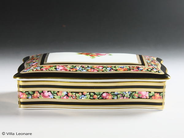 楽天市場】【ウエッジウッド】クリオ 花柄 ラウンドボックス（丸形