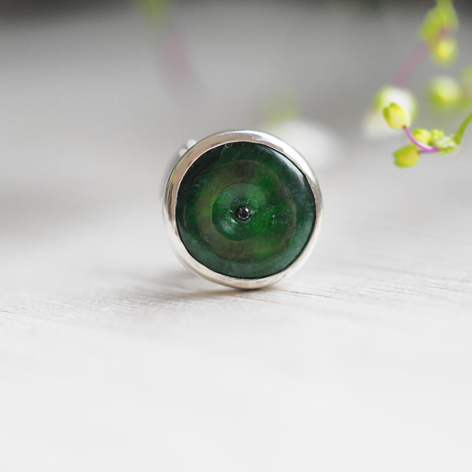 楽天市場】糸魚川翡翠ブローチ C01502 日本ヒスイ鉱業 制作 糸魚川