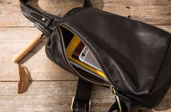 楽天市場 ボディバッグ メンズ 夏 レザー ブランド 小さめ 本革 斜めがけ スポーツ カジュアル ショルダーバッグ 軽量 旅行 小物 お洒落 代 かっこいい 30代 ファッション 40代 鞄 50代 大人 バック Bag 夏 春 冬 ブランド おしゃれ 秋 セール Tokyo