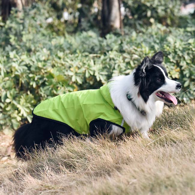 ドッグジャケット レインコート ドッグウェア 犬服 ウェア 小型犬から大型犬 フルカバータイプのレインコート 背面がマジックテープになっているフード付き 雨の日の散歩や梅雨時期に最適 高品質の激安 最大89%OFFクーポン