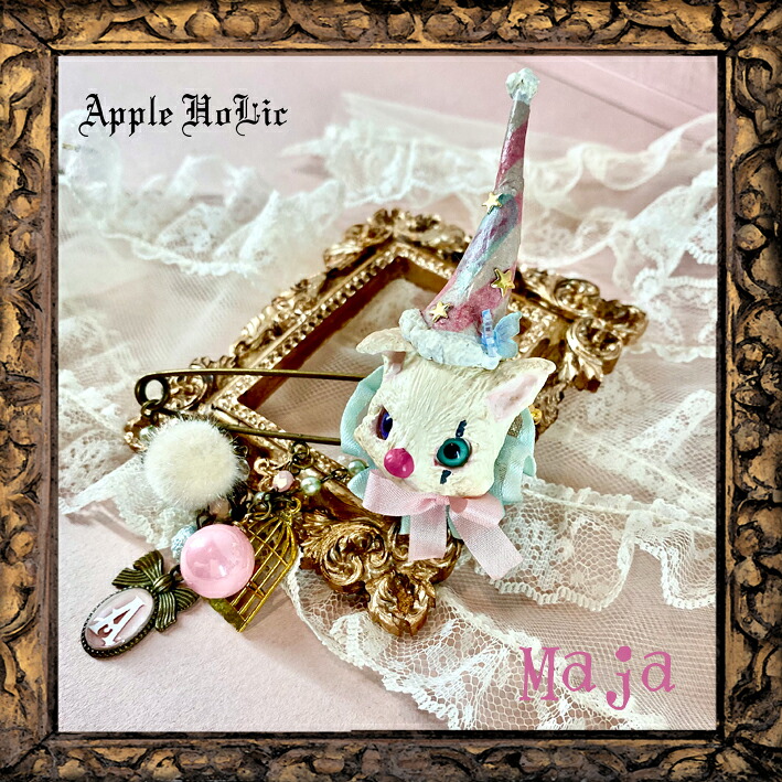 ピンブローチ White Cat Maja・白猫 マーヤ ハンドメイド アクセサリー 雑貨 猫 ハットピン ブローチ