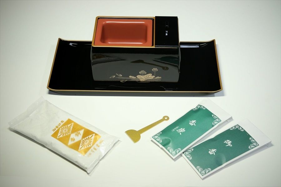 焼香盆 5点セット 黒 蓮（内朱) 小 ■ sm-7212-5s ■ ■ 焼香盆 お香 香灰 香炭 灰ならし ■ 法事 法要 仏具 ■ 限定 国産 ■廻し香炉 回し香炉 金蓮 お盆 お彼岸 お墓参り 供養 神棚 神具 仏具 盆提灯 やまこう 山幸