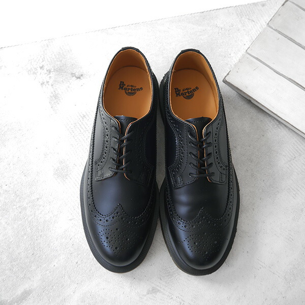 doc martin wingtip