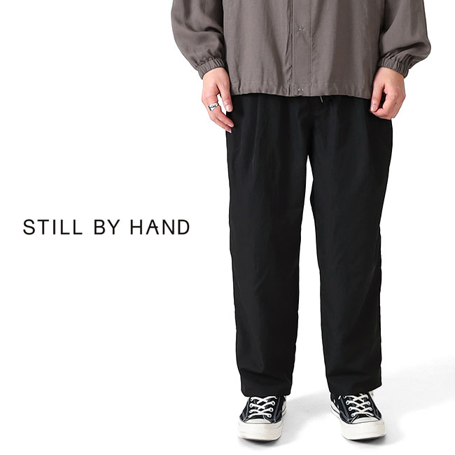 STILL BY HAND 黒 スラックス 44 STILL BY HAND _ センタープレススラックス / Charcoal-44 | R1