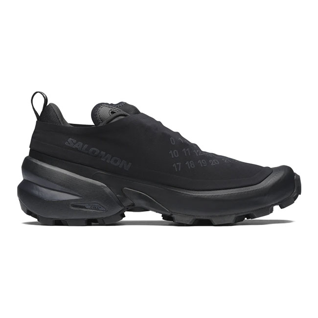 MM6 × Salomon エムエム6 サロモン CROSS DUST スニーカー SH1WS0026 P7624 共同研究 黒 黒いこと シューズ メンズ