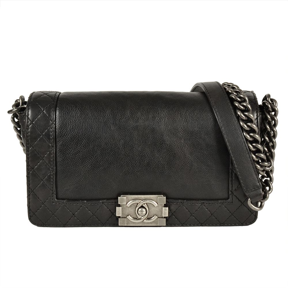 シャネル CHANEL 男の子シャネル ショルダーバッグ カーフスキン A92193  黒いこと しろがね色金具 18番台 なめし革 ココマーク【中古】