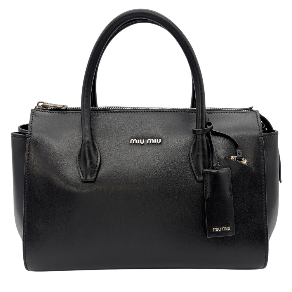ミュウ ミュウ Miu Miu ロゴタイプ ハンドバック なめし革 黒いこと しろがね色金具 レディース【中古】
