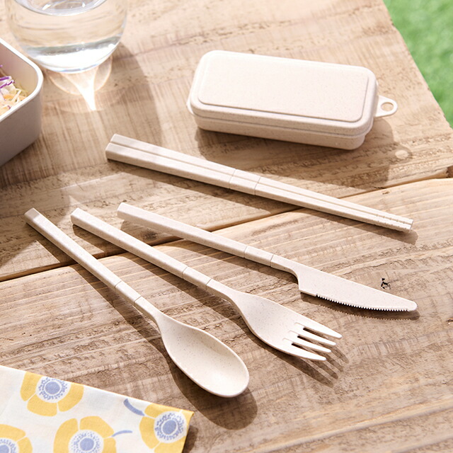 カトラリーセット4P 小麦とプラスチックを混合して作られた携帯カントリーセット プラスチックの使用量を削減する環境に優しいアイテム。|ゴールドスター