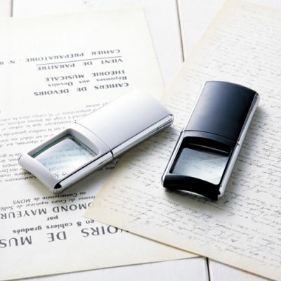 ともし火付横すべりルーペ(B\u0026W) 60個仕掛ける売りわたす 横すべりするとともし火が光るので、辛気くさい空間的関係でも見分かりやすいです 辛気くさい空間的関係でも、横すべりするとともし火が光るので助けになる敬老の日 販促品・割り増し金・祝する品・ノベルティ