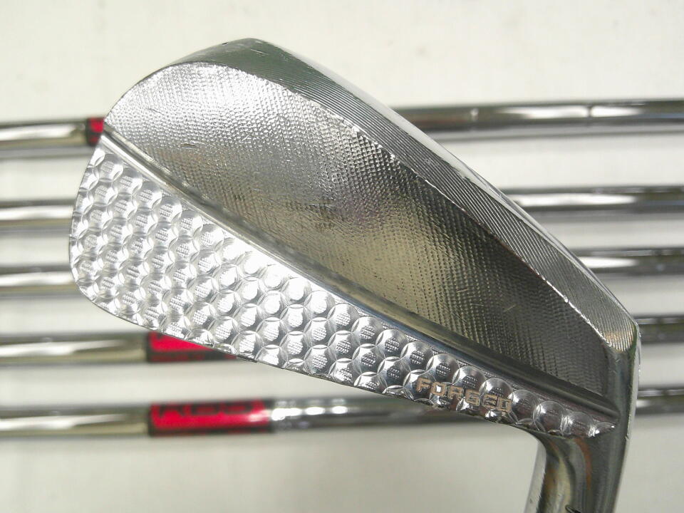 【中古】ムジーク On The Screw DEEP MASCLE アイアンセット 27&deg; Xフレックス 38.0インチ KBS TOUR-V 120 リシャフト品 Dランク 右利き用 muziik ゴルフクラブ ゴルフドゥ ゴルフ用品 GOLF DO 中古ゴルフクラ｜ゴルフ ドゥ 中古クラブ店