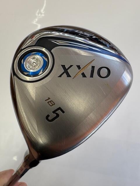 【中古】ダンロップ XXIO 9 フェアウェイウッド 5W 18° Rフレックス 42.0インチ MP900 Cランク 右利き用 DUNLOP ゴルフクラブ ゼクシオ9 ゴルフドゥ ゴルフ用品 GOLF DO 中古ゴルフクラブ 11,373円