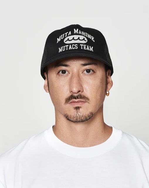 ACANTHUS × muta MARINE College Logo Mesh Cap [全3色]