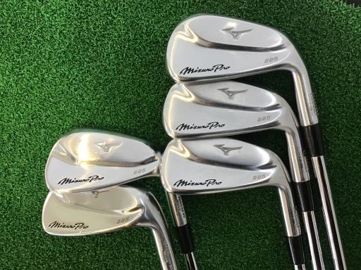 【中古】 ミズノ Mizuno Pro 225 6S アイアンセット IR 純正特注シャフト (フレックスS) メンズ 男性用 右利き 右用 Cランク ゴルフクラブ