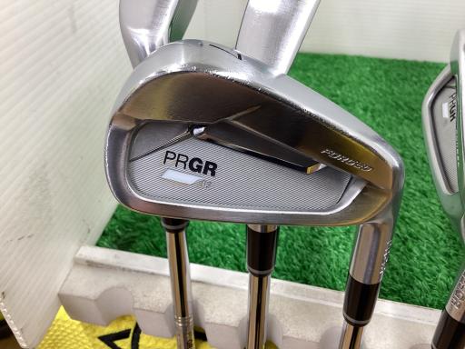 【中古】 労働者階級歯車 PRGR 03 7S アイアン仕掛ける IR スペックスチールIII Ver.2 (フレックスSR) メンズ 成人男性用 右利き 右用 C価値づける ゴルフ野球クラブ