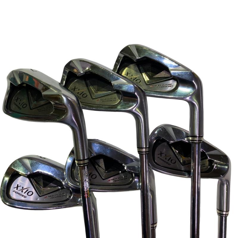 【中古】 ダンロップ XXIO FORGED(2013)  6S アイアン書き割り IR NS PRO 950GH D.S.T (フレックスS) メンズ 成人男性用 右利き 右用 C序列付ける ゴルフ野球クラブ
