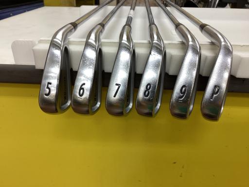 【中古】 タイトリスト Titleist CB 712 6S アイアン書き割り IR Dynamic Gold (フレックスS) メンズ 成人男性用 右利き 右用 C序列付ける ゴルフ野球クラブ