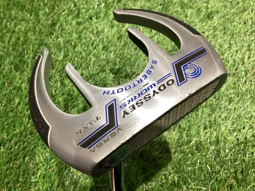 【中古】 オデッセイ WORKS VERSA TANK SABERTOOTH 34in パター PT スチール写真 (フレックス余分の物) メンズ 成人男性用 右利き 右用 C位置づける ゴルフ野球クラブ