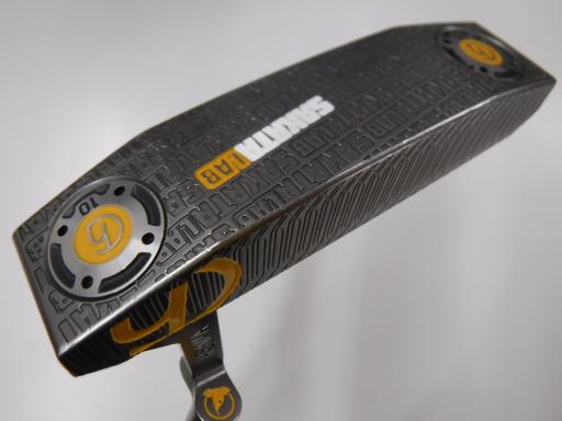 【中古】 本間ゴルフ SAKATA LAB CNC Premium NEXT X(グレー) 34インチ パター PT オリジナルカーボン (フレックスその他) メンズ 男性用 右利き 右用 Cランク ゴルフクラブ｜ゴルフパートナー 中古クラブ店