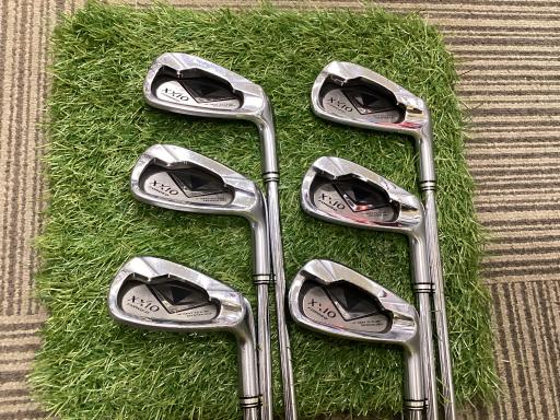【中古】 ダンロップ XXIO FORGED(2013)  6S アイアン仕掛ける IR NS PRO 950GH D.S.T (フレックスR) メンズ 成人男性用 右利き 右用 C価値づける ゴルフ野球クラブ