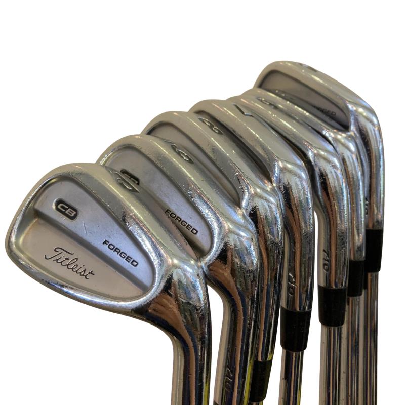 【中古】 タイトリスト Titleist CB 710 8S アイアン書き割り IR Dynamic Gold (フレックスS) メンズ 成人男性用 右利き 右用 D序列付ける ゴルフ野球クラブ