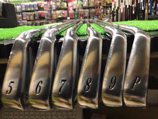 【中古】 ヨネックス EZONE CB 511 FORGED 6S アイアンセット IR 純正特注シャフト (フレックスX) メンズ 男性用 右利き 右用 Cランク ゴルフクラブ