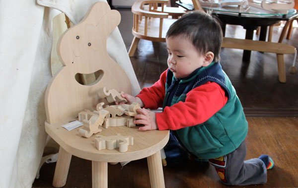 うさぎ椅子 子供家具 木のおもちゃ 誕生日ギフト ランキング 男の子 プレゼント 3歳 日本製 出産祝いにお薦め 7歳 6歳 誕生祝い イス 知育玩具 6ヶ月 おもちゃ 注文製作 4歳 赤ちゃん 女の子 1歳 5歳 いす 2歳