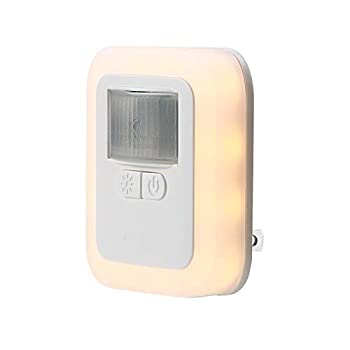 【中古】（非常に良い）LEDセンサーライト 人感＆明暗センサー付き コンセント式 ナイトライト 室内照明 フィットライト 足元ライト 電球色 廊下 玄関 階段用 10段階調