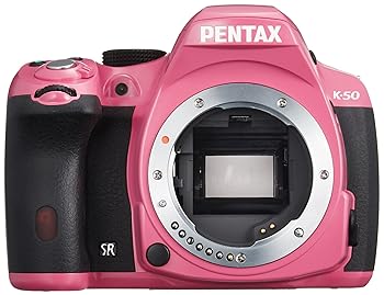 【中古】（人並み外れたに好いたらしい）RICOH デジタル一眼二眼レフ PENTAX K-50 上半身 サクラ色 K-50 BODY PINK 10972