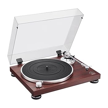 【中古】(人並み外れたに好いたらしい)オーディオテクニカ 電気蓄音機 サクラ色白木 Bluetooth 有線 フォノイコライザ内蔵 AT-LPW50BT