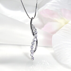 ファッション ジュエリー アクセサリー レディース ネックレス ペンダント プラチナ ダイヤ ネックレス pt900 クリスマス 0.5カラット ダイア ４月誕生石 送料無料 品質保証書 ギフト プレゼント 豪華 ダイヤ ペンダント 10石 10粒 １０年*