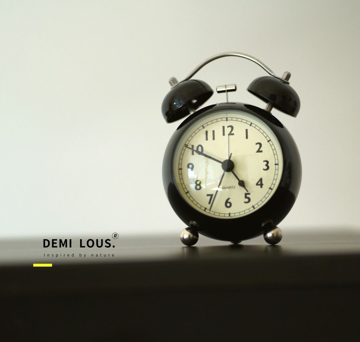 楽天市場 送料無料 目覚まし時計 おしゃれ 電池式 かわいい 起きれる 大音量 ベル 丸い 小さい 寝室 静音 タイプ カラー５色 めざまし時計 置き時計 グッドプロダクツプラザ