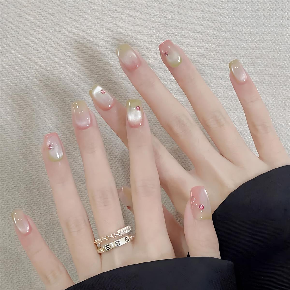 [ALLEVG]ネイルチップ 30枚入マグネットタイプ インスタ風 夏向けショートネイル ～ポップカラーグラデーション×キャットアイデザイン 人気 和風 かわいい シンプル おしゃれ 成人式 入学式 卒業式 結婚式 パーティー 花嫁ネイル画像