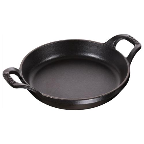 staub ストウブ 「 ラウンド スタッカブル ディッシュ ブラック 20cm 」 ホーロー 鉄 グラタン皿 日本正規販売品 Dish 40509-558｜GOODWOODS