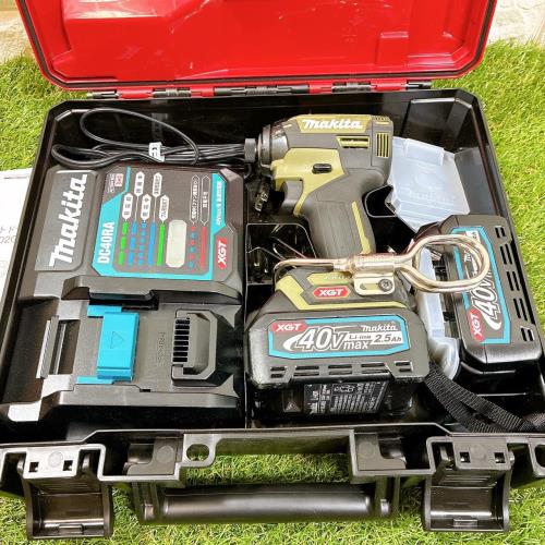 マキタ(Makita) 申し受ける式インパクトドライバ（オリ ーブ） 40Vmax2.5Ah バッテリ2本申し受ける器入れもの付 TD002GRDXO