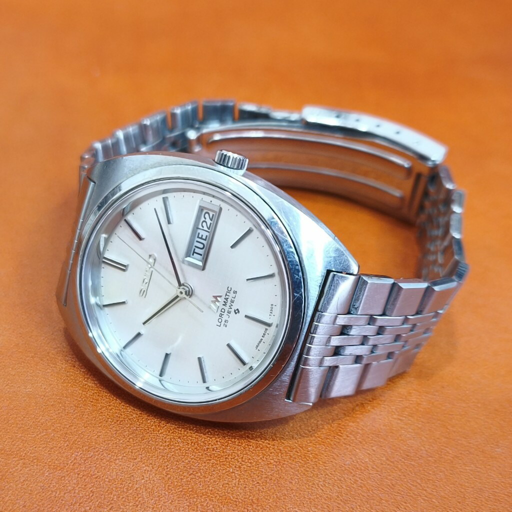 【美品/中古品】【OH済み】【LORD MATIC】【56系：5606-7140】【完全無欠胴締め】SEIKO/セイコーロードマチック 精工舎諏訪工業プラント 1971年 5月生み出すこと 25石 機械類式 自動小銃一巻きウォッチ アンティークウォッチ 中三針 メンズウォッチ【5606-7140-1】