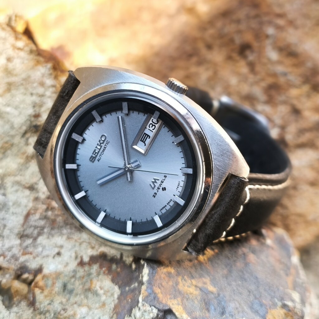 【美品/中古品】【OH済み】【LORD MATIC】【56系：5606-7140】【サファイア結晶】SEIKO/セイコーロードマチック 精工舎諏訪工業プラント 1971年 6月生み出すこと 23石 機械類式 自動小銃一巻きウオッチ アンティークウォッチ 中三針 メンズウォッチ【5606-7140-2】