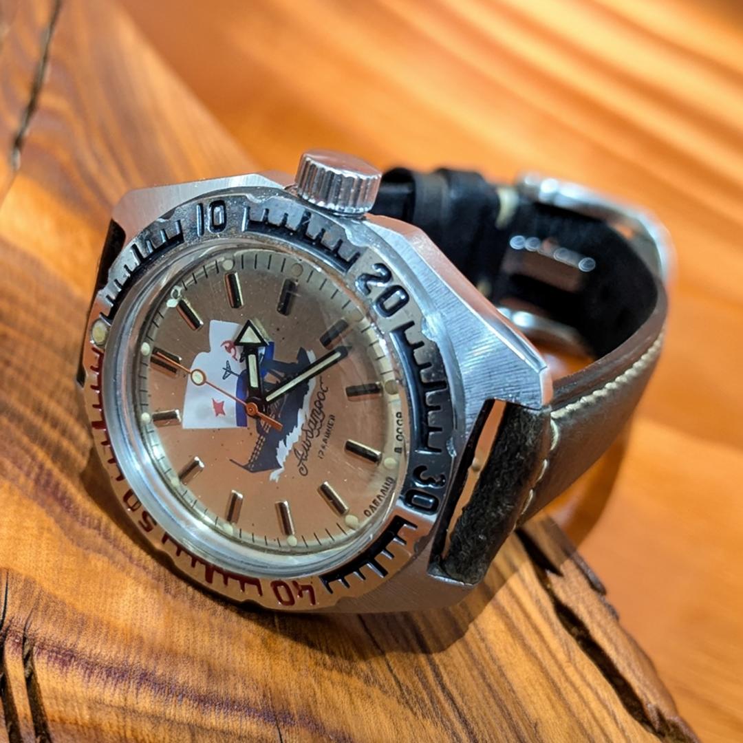 【OH済み】【ベルト4色から選択】VOSTOK/BOSTOK/WOSTOK（ボストーク）Amphibia/アンフィビア CCCP/USSR ソビエトダイバーズ 1970-1980年代 アンティークウォッチ/ヴィンテージウォッチ メンズウォッチ レザーベルト 機械式 手巻き 腕時計 中古｜LEVELSEVEN