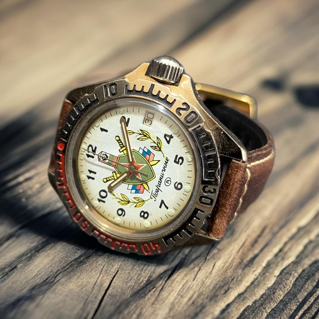 【中古品】【自社にてOH済み】VOSTOK/BOSTOK（ボストーク）Komandirskie/コマンダスキー RUS製 ロシアミリタリーウォッチ1990年代 アンティークウォッチ/ヴィンテージウォッチ メンズウォッチ ドーム風防 イタリアンレザー 陸軍 機械式 手巻き 腕時計 中古