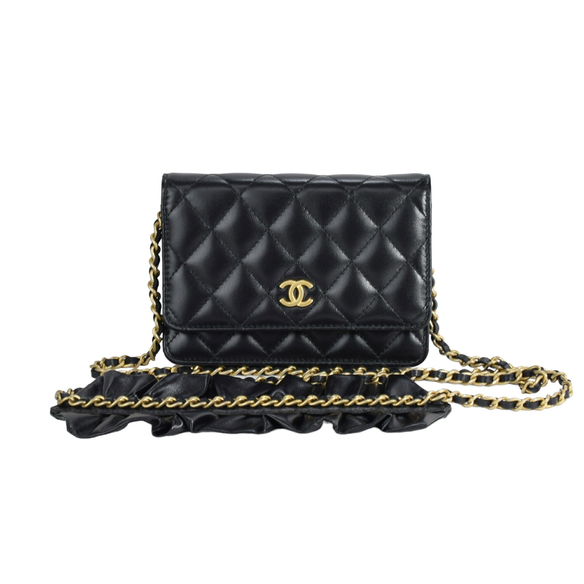 シャネル CHANEL❣️シェブロン✨Vステッチ❣️二つ折り財布✨スタッズ シャネル CHANEL❣️シェブロン✨Vステッチ❣️二つ折り財布